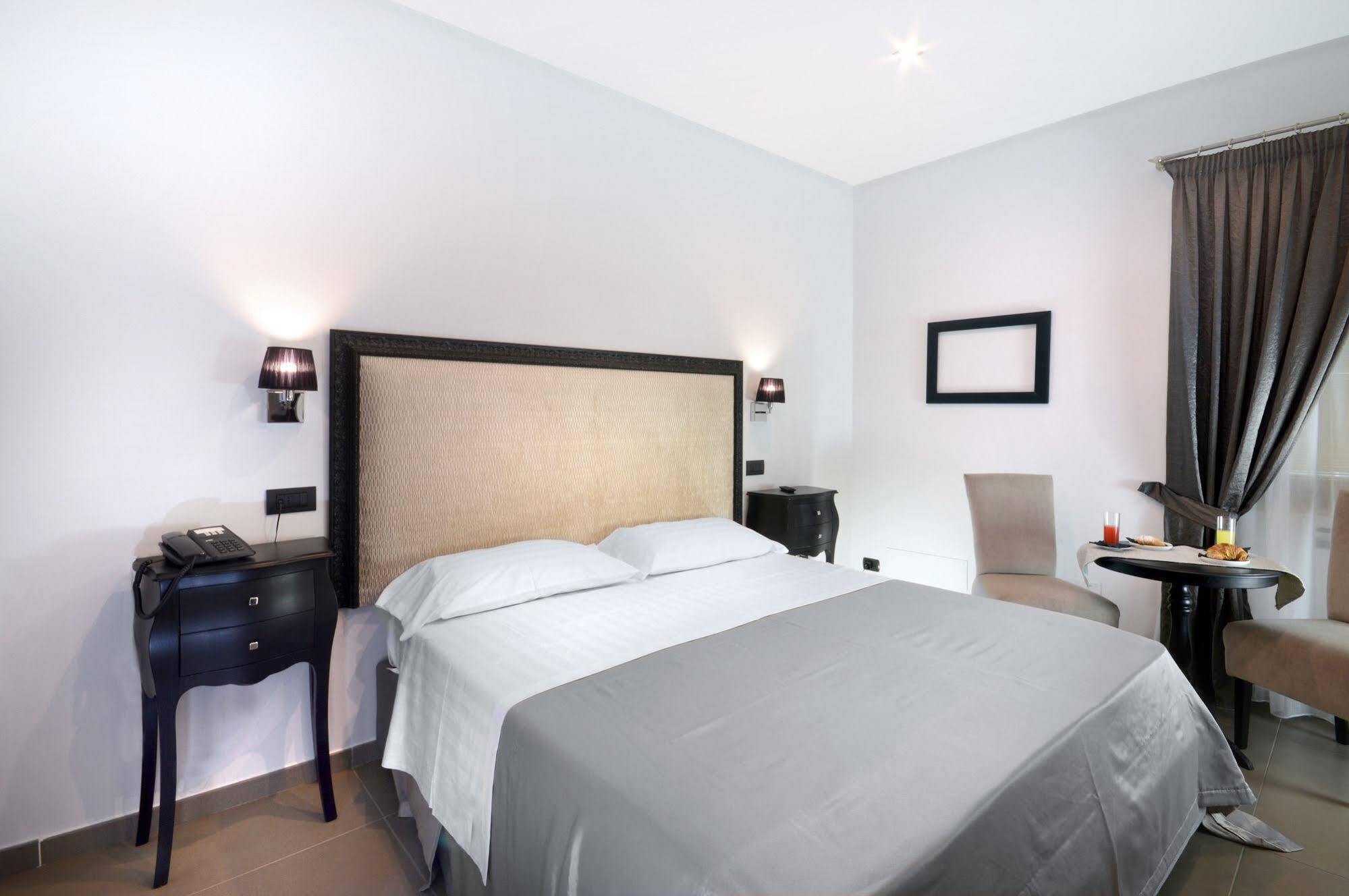 Barbarella Hotel 3*